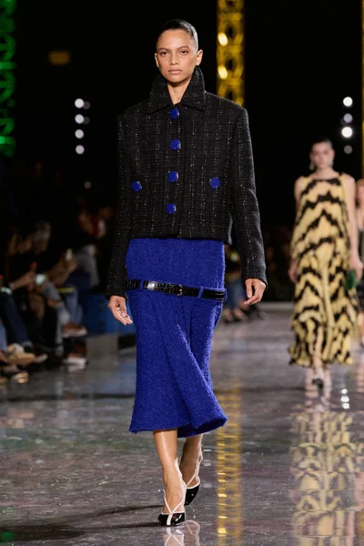 Look 54